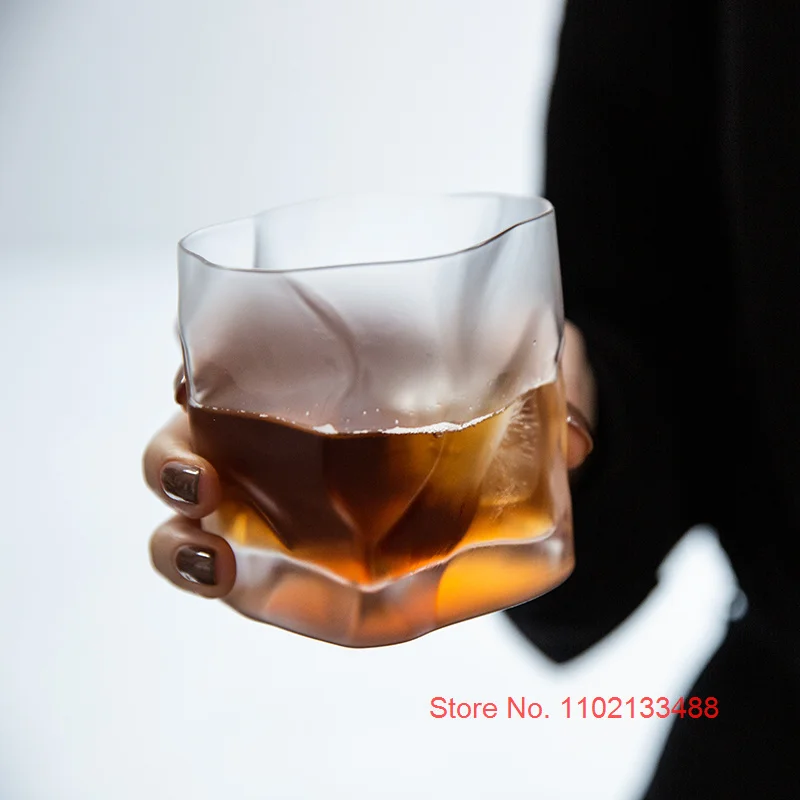 Unregelmäßiger Whisky-Kristall – Wine Beer Tasting Bewertung und Preis